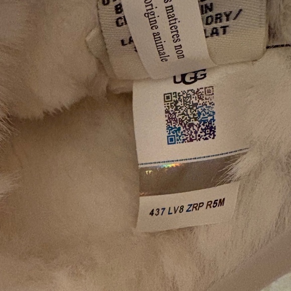 UGG Women's Faux Fur Fingerless Glove - Picture 6 of 11